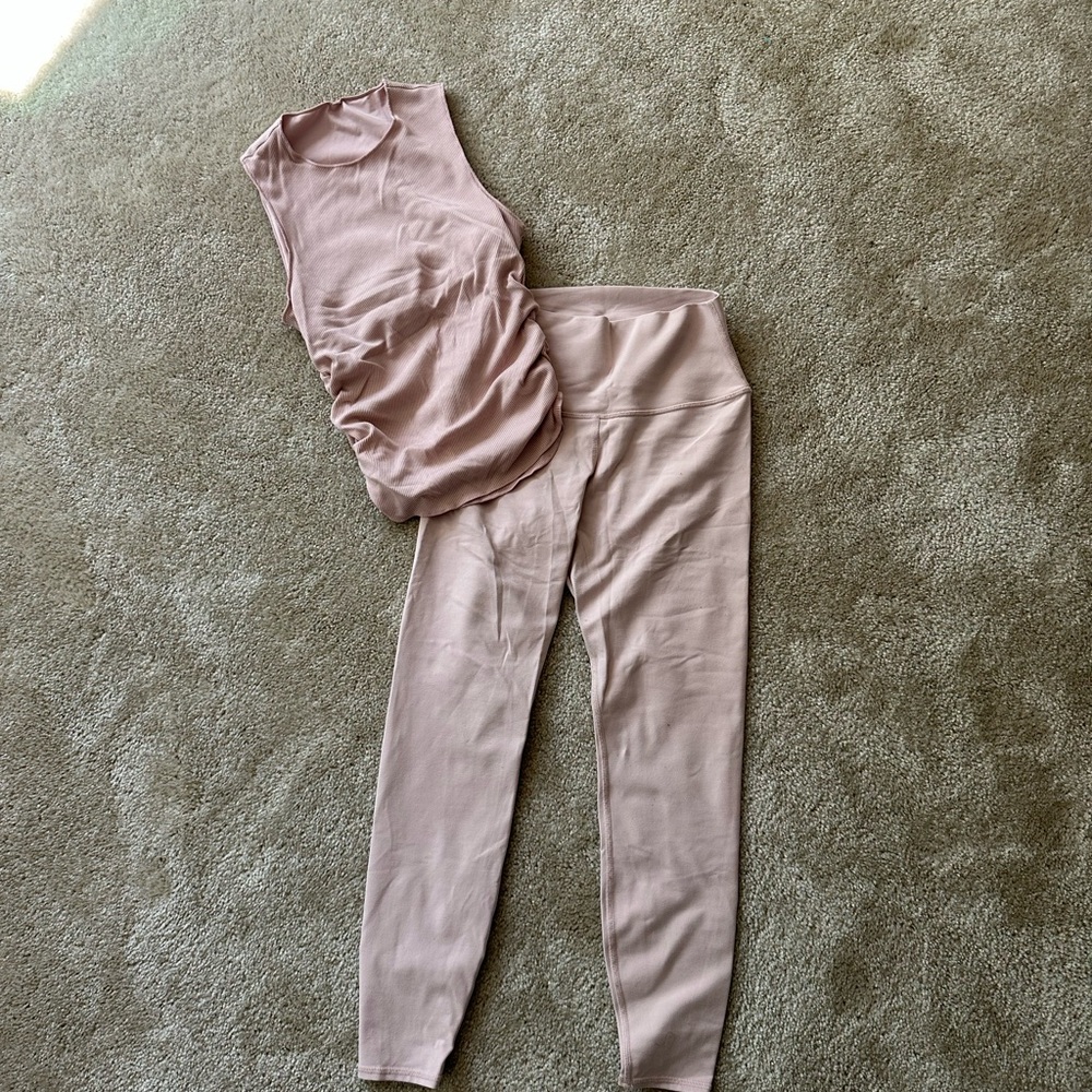 Alo ribbed en pointe top and 7/8 high waist airbrush leggings in color ballet